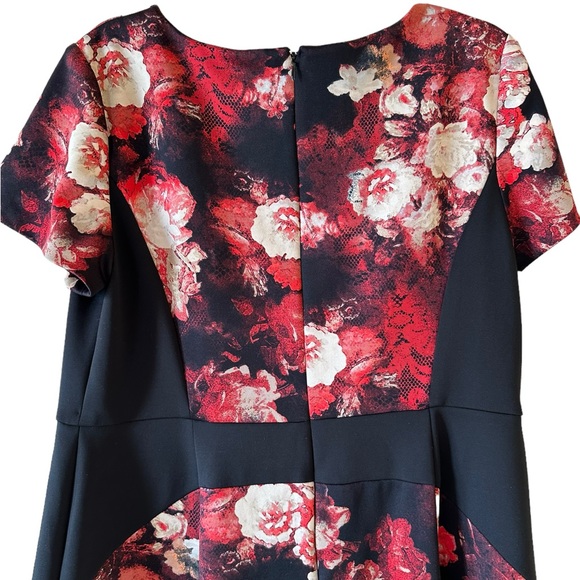 Dress - Picture 6 of 6